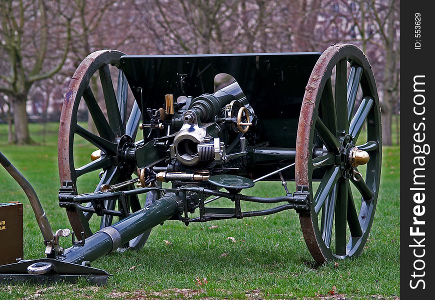 War gun at London