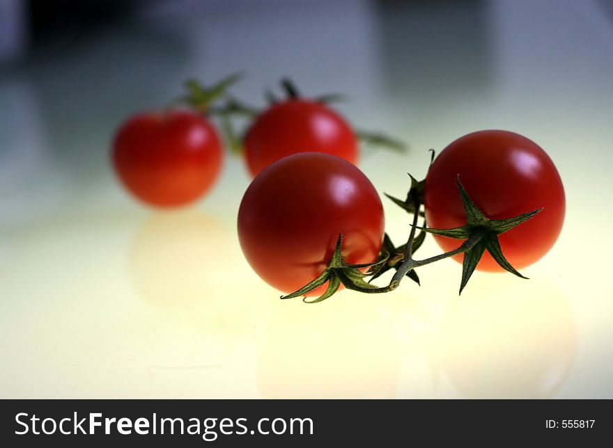 Fresh tomatoes with shallow dof