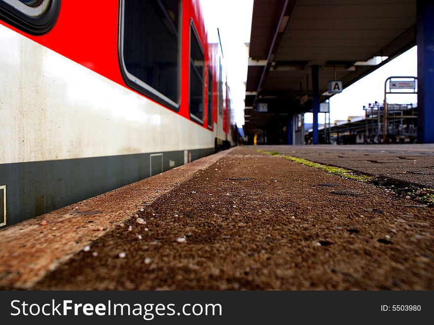 A train is waiting in a trainstation