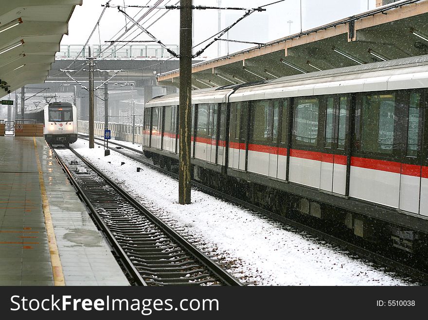 Wind and snow in the Shanghai Metro