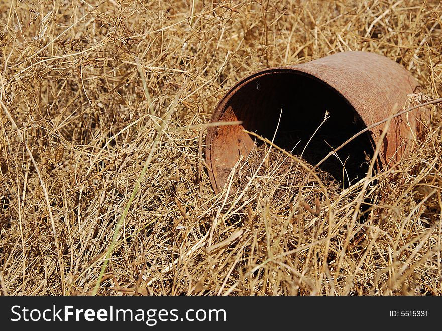 Old bucket on sex in dry sene