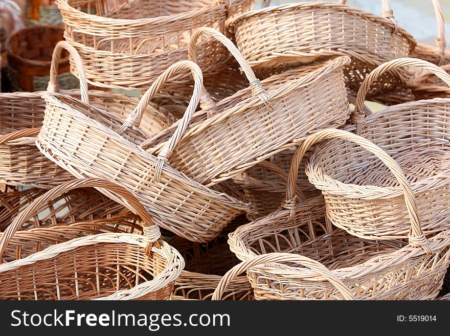 Many wooden baskets for you