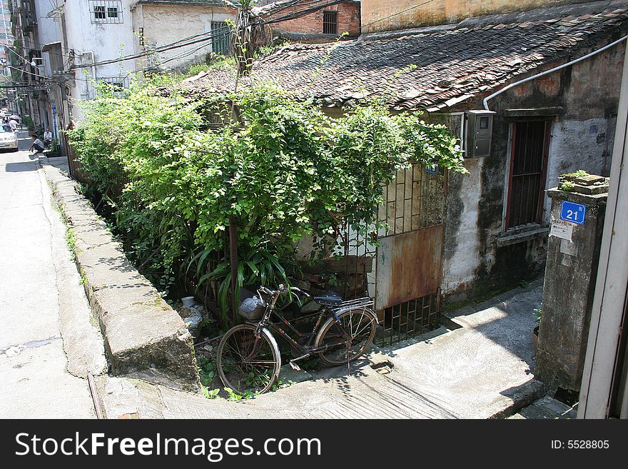 An old tile-roofed house