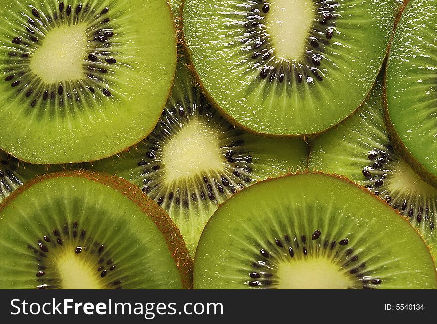 Close up of kiwi slices