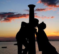 Kiss At Sunset Royalty Free Stock Photos Kiss At Sunset Royalty Free Stock Photos