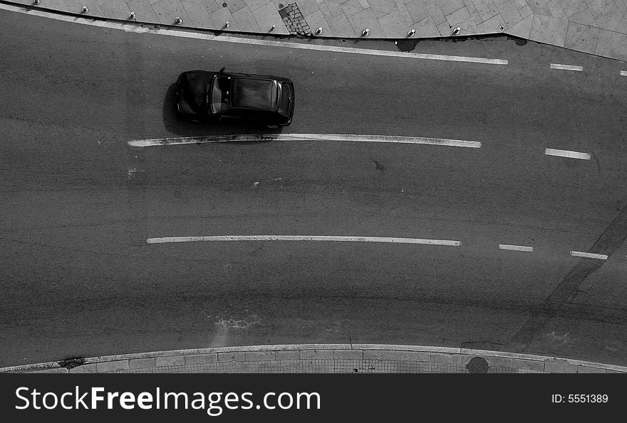 Car on road from bird perspective