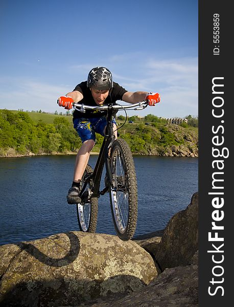 The bike extreme dangerous trick. The bike extreme dangerous trick