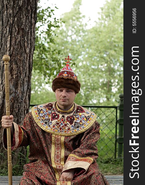 The tourist in tsar's clothes in summer