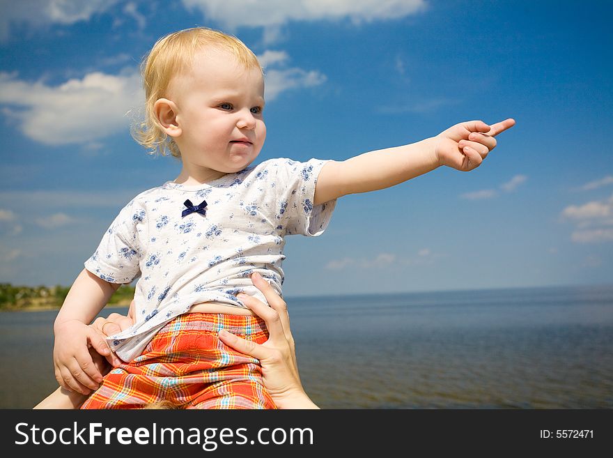 Child sitting up shows forward. Child sitting up shows forward