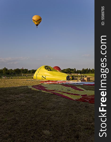 Hot Air Balloons Landing