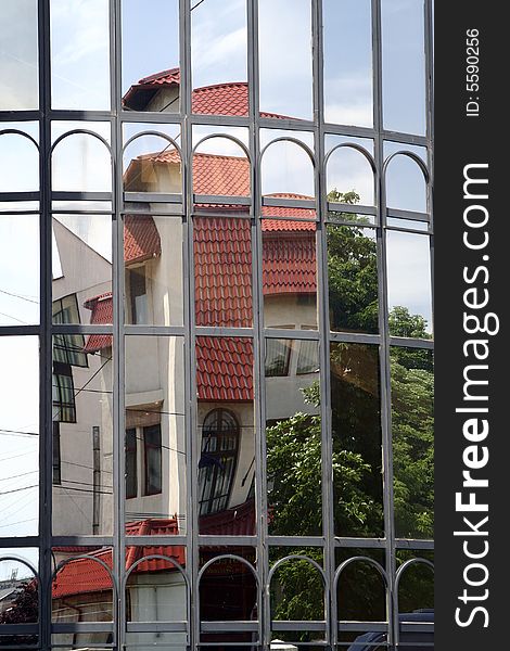 Traditional building reflexion's in modern building architecture