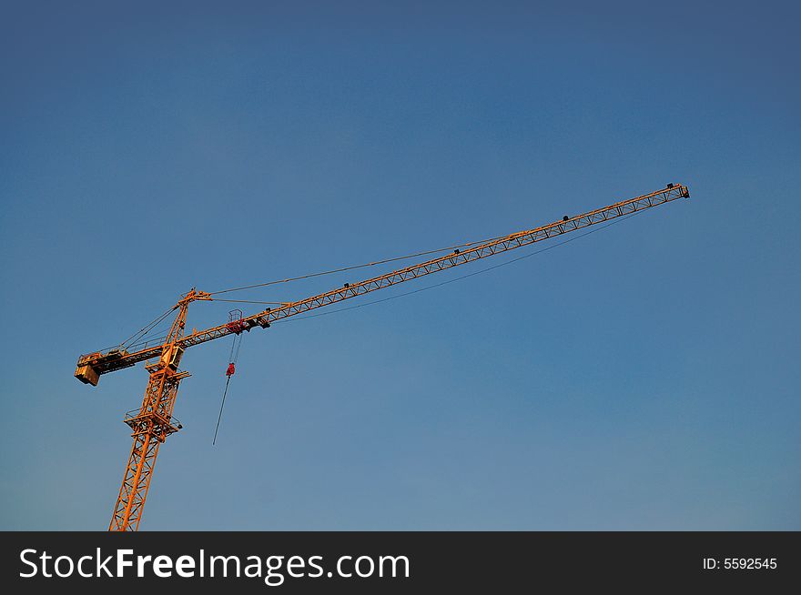 At a construction site a tower crane is hard to miss.