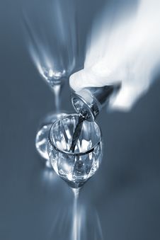 Pouring Wine Royalty Free Stock Photography Pouring Wine Royalty Free Stock Photography