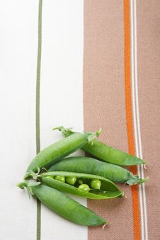 Fresh Green Peas On Tablecloth Background Royalty Free Stock Photography Fresh Green Peas On Tablecloth Background Royalty Free Stock Photography