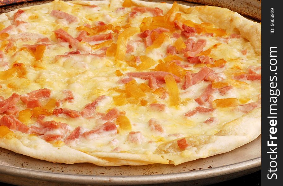 Caramelized Onion And Ham Pizza