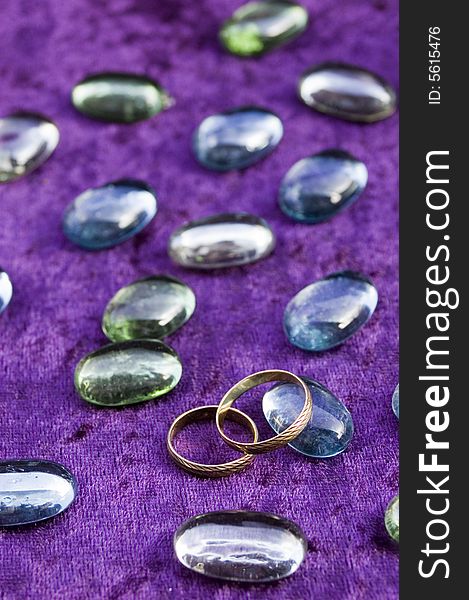 Wedding rings with the stones