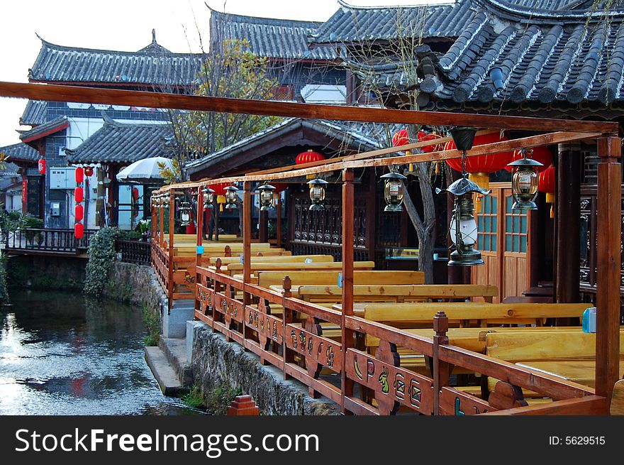 The bar in LiJiang, there are some traditional Oil lamps