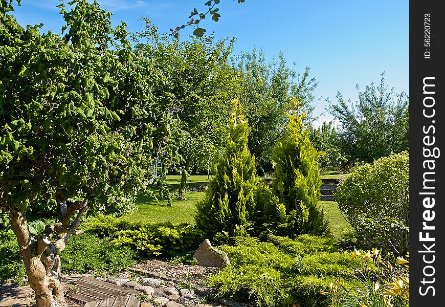 Attractive English style formal garden