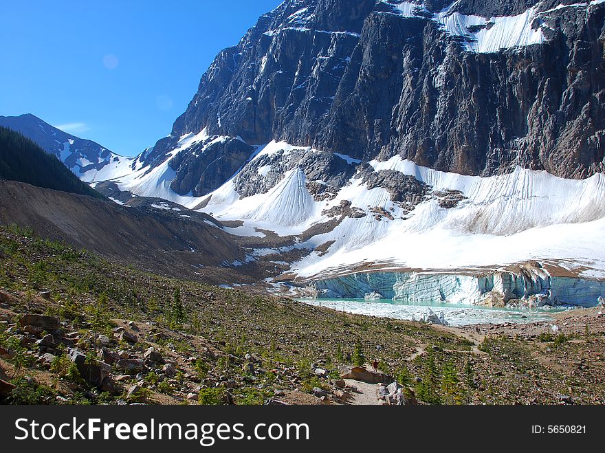 Ice blocks and Ice lake under Mount Edith Cavell