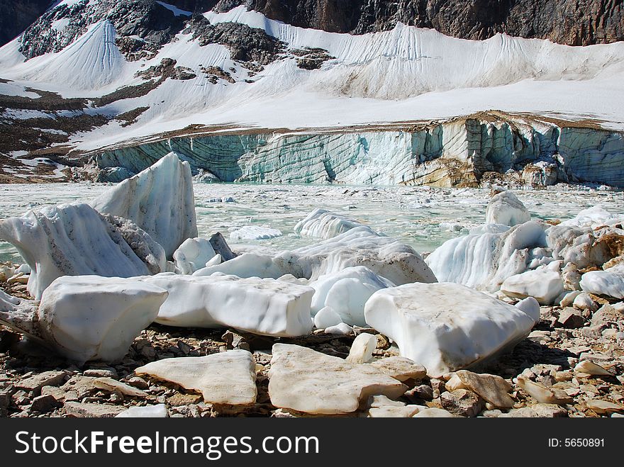 Ice blocks and ice lake under Mount Edith Cavell