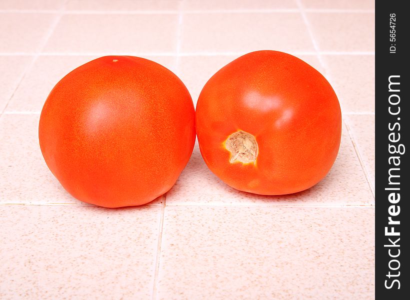 Tomatoes on a kitchen counter top