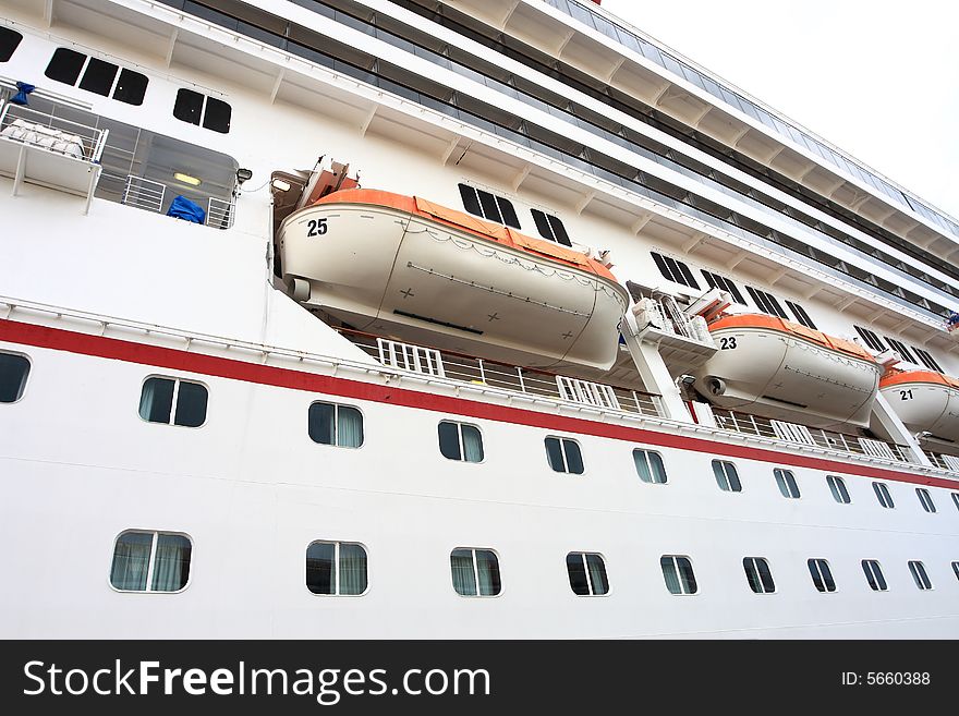 Caribbean Cruise Ship and life boats. Caribbean Cruise Ship and life boats