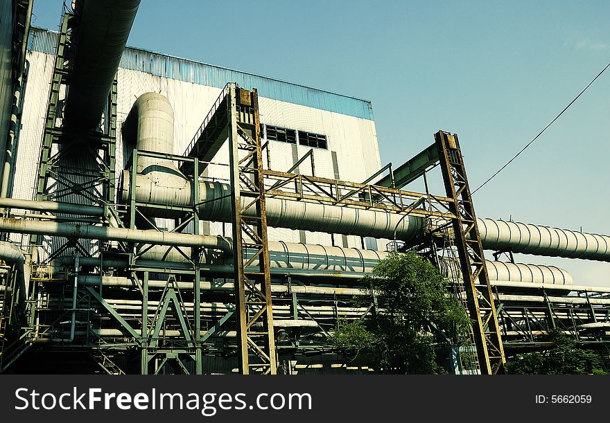 Beijing Steel Plant is located in in the Beijing west Shi Jing Shan District , the entire factory resembles one iron and steel city