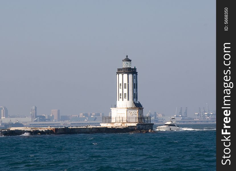 Lighthouse on the end of a jetty in San Pedro