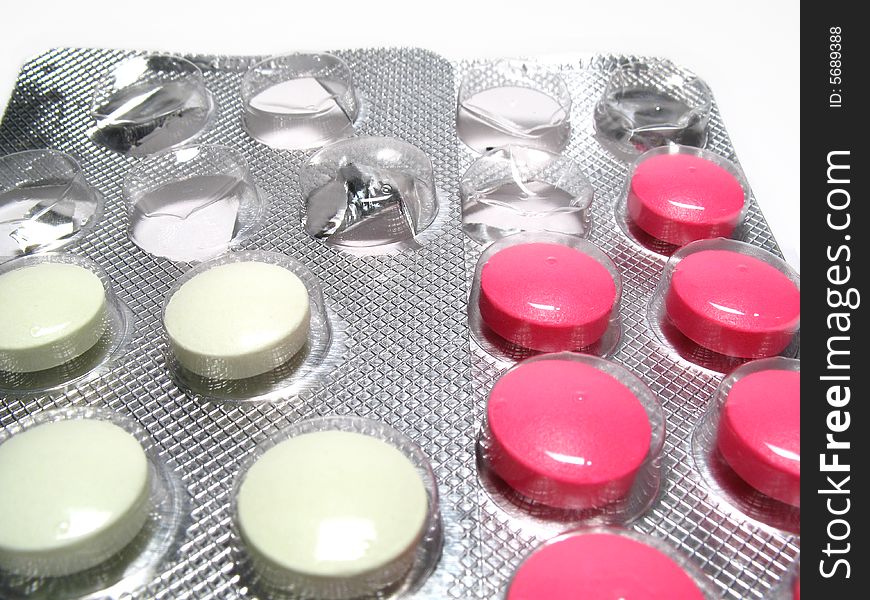 Detail white and ping drug pills