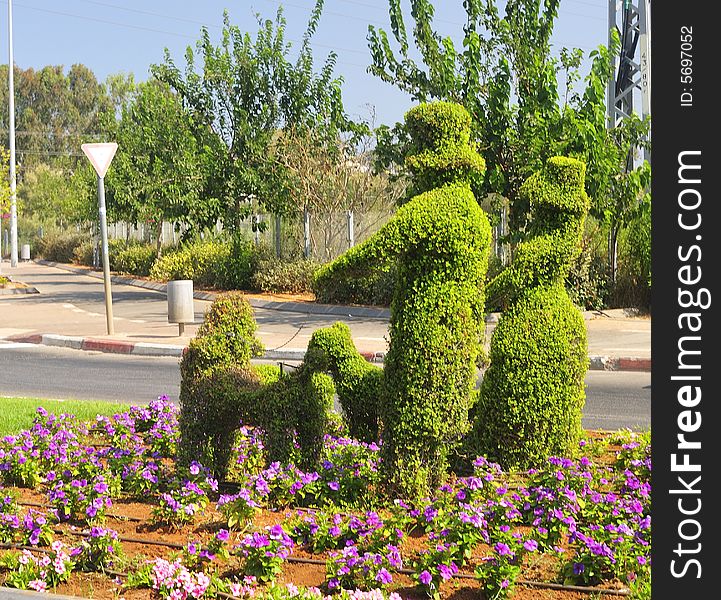 Decorative Figures of the people and dogs of plants and flowerses