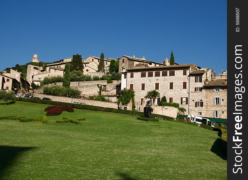 Photo of the town of Assisi in Umbria, Italy