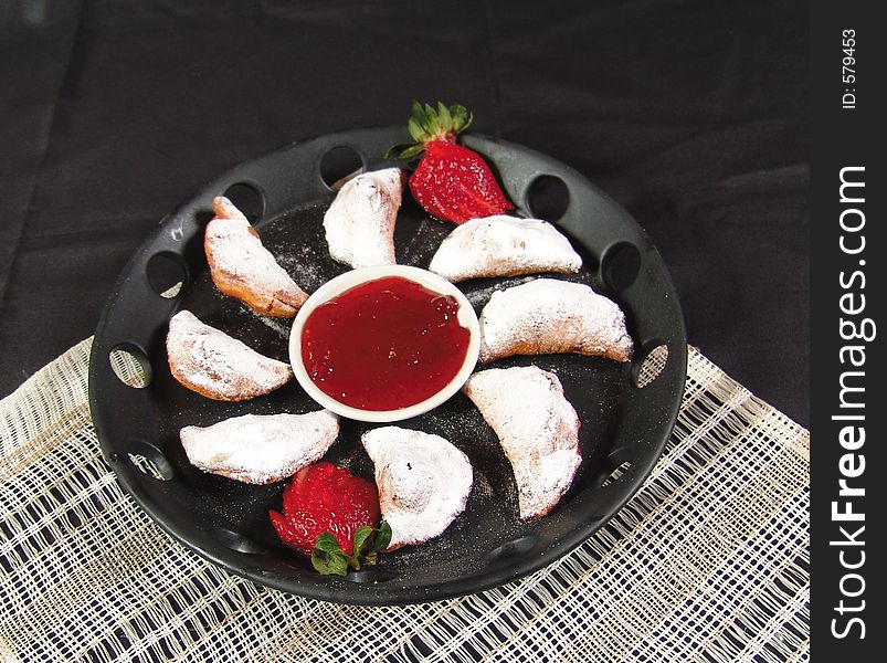 Strawberry marmelade with baked goods