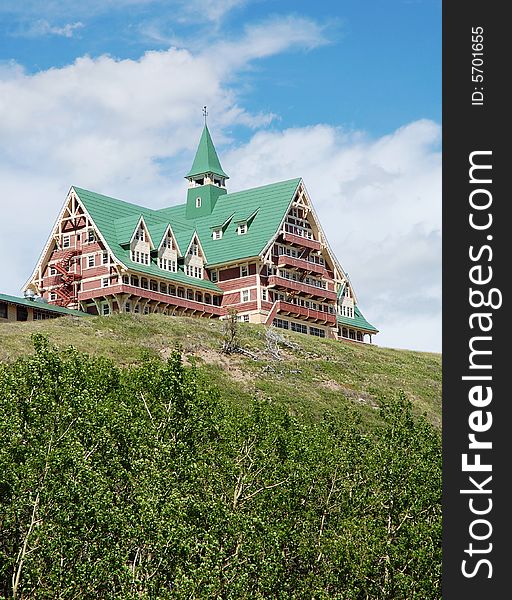 The historic prince of wales hotel in waterton lake national park, alberta, canada