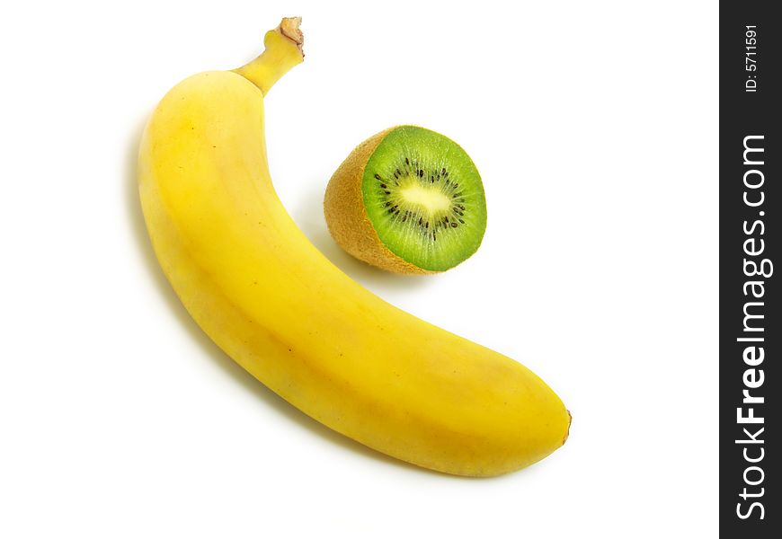Half kiwi and banana