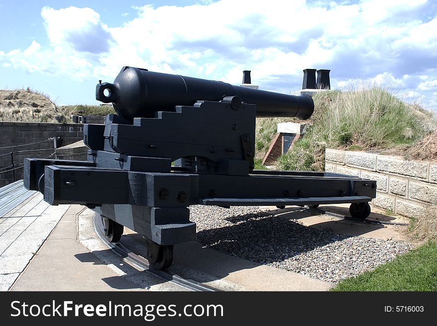 Colonial Cannon