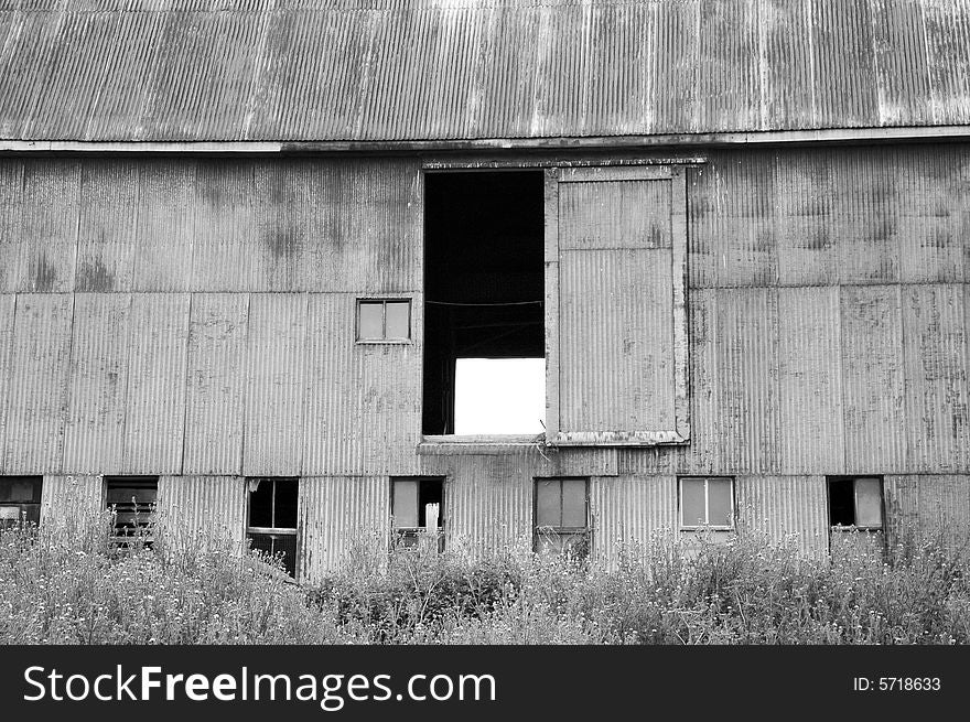 Black and white picture of an open barn door