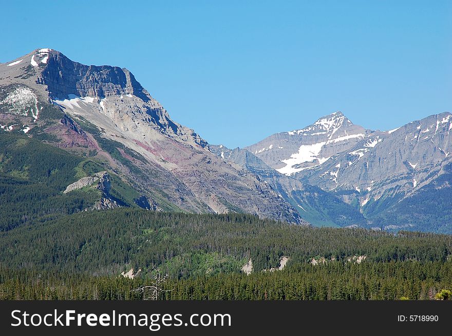 Forests and mountains in glacier national park, united states