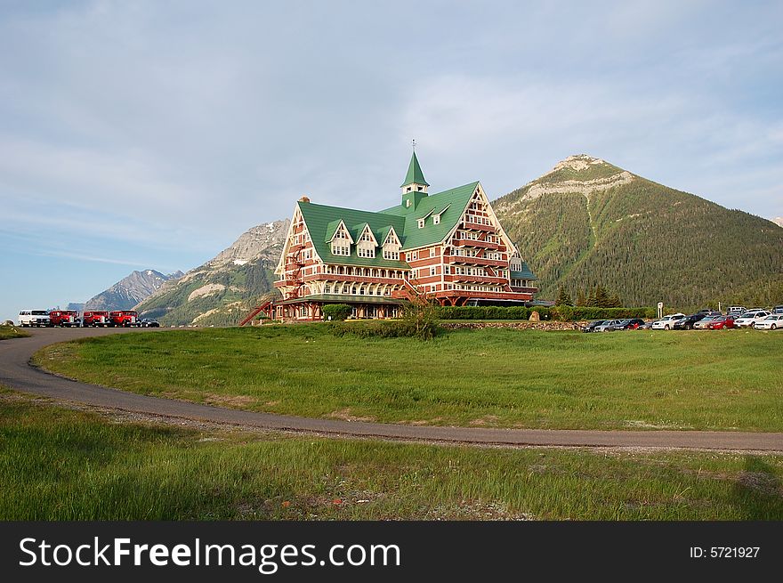 The historic prince of wales hotel in waterton lake national park, alberta, canada