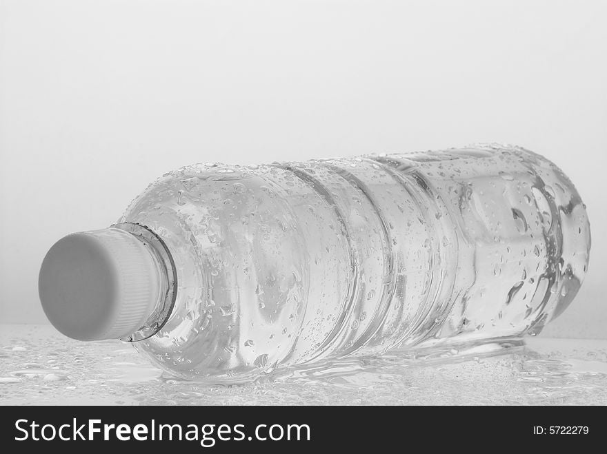 Refreshing water bottle lie down