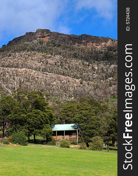 Holiday house at the bottom of a mountain in the Grampians, Victoria, Australia. Holiday house at the bottom of a mountain in the Grampians, Victoria, Australia