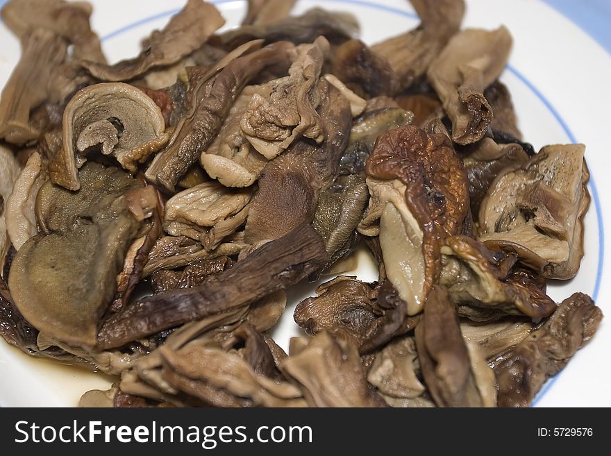 The boiled dried mushrooms for soup