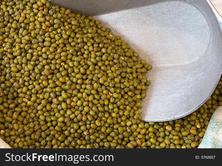 Green pea in the market