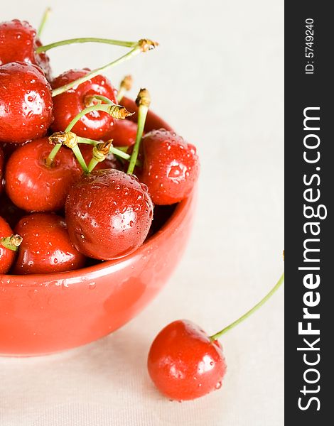 Close-up of fresh cherry in bowl