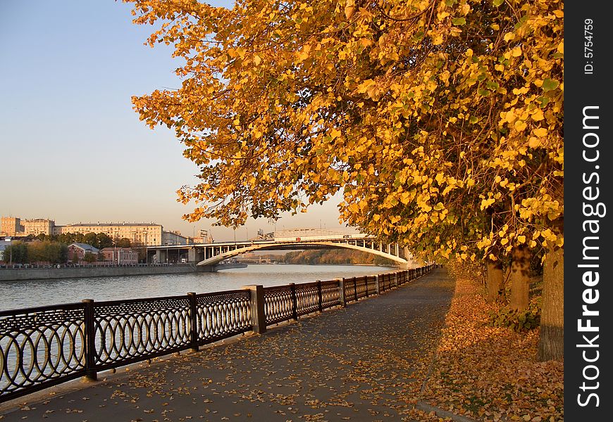 The quay is photographed in Moscow. Beauty gold autumn. The quay is photographed in Moscow. Beauty gold autumn.