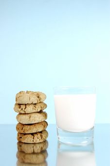 Milk And Cookies Royalty Free Stock Images Milk And Cookies Royalty Free Stock Images