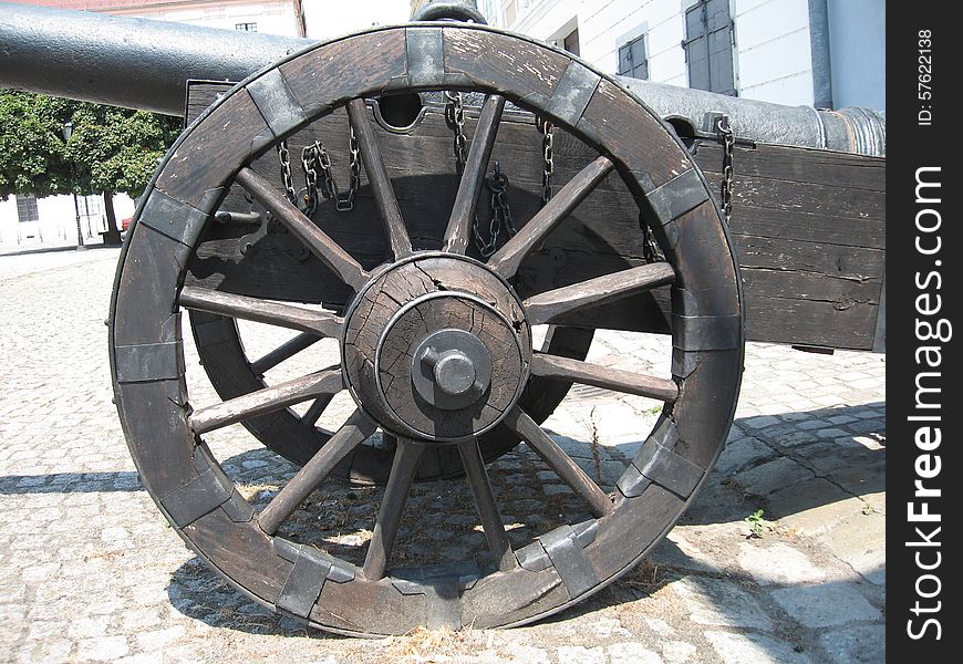 Wooden wheel carrier old cannon
