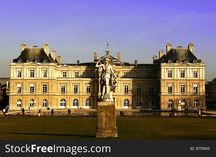 France, Paris: the Luxembourg Garden is the largest public park in Paris famed for its calm atmosphere. View of the palace now the Senate House. France, Paris: the Luxembourg Garden is the largest public park in Paris famed for its calm atmosphere. View of the palace now the Senate House