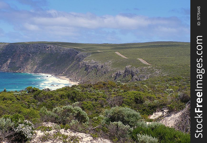 Track along the coastal cliffs of Kangaroo Island - view from the Remarkable Rocks