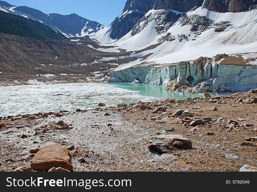 Ice lake under Mount Edith Cavell