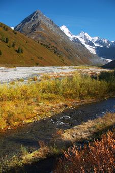Clear River And Mountains. Royalty Free Stock Images Clear River And Mountains. Royalty Free Stock Images